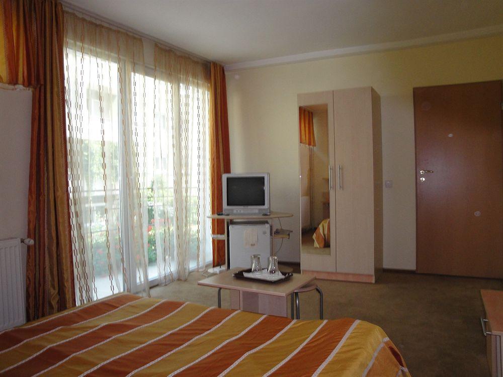 Suri Guesthouse Braşov Extérieur photo