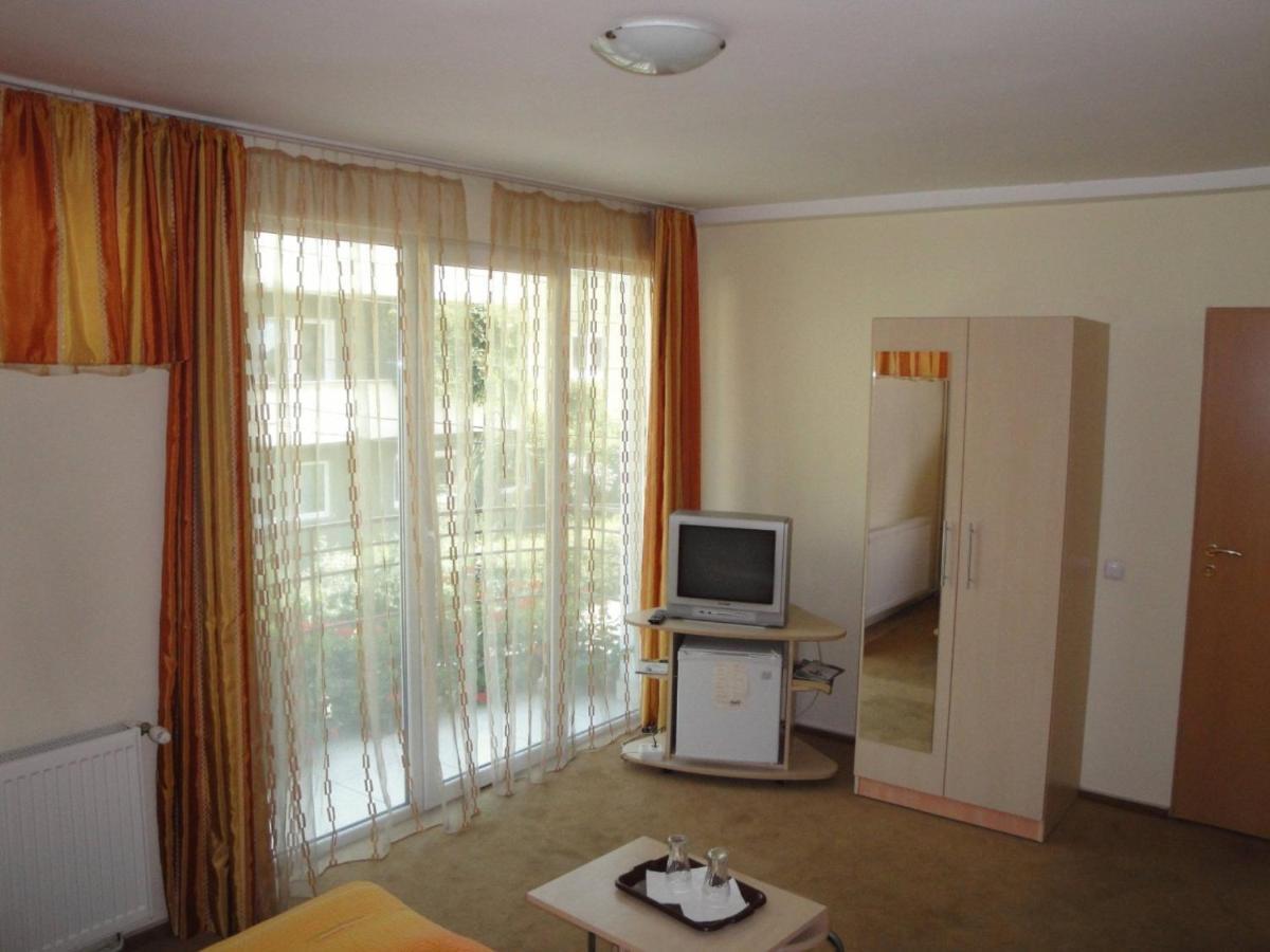 Suri Guesthouse Braşov Extérieur photo